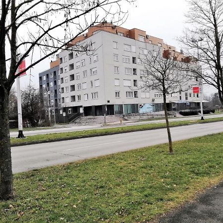 Apartman Ella Lägenhet Zagreb Exteriör bild
