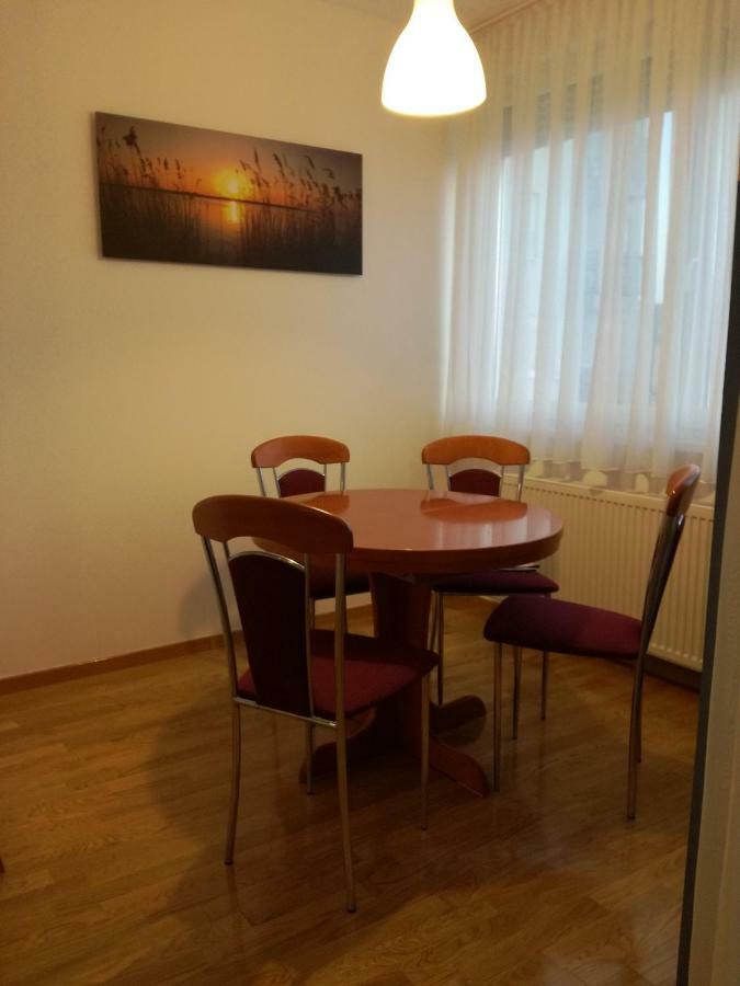 Apartman Ella Lägenhet Zagreb Exteriör bild